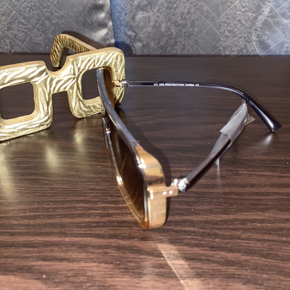 Sunglasses - Picture 3 of 4